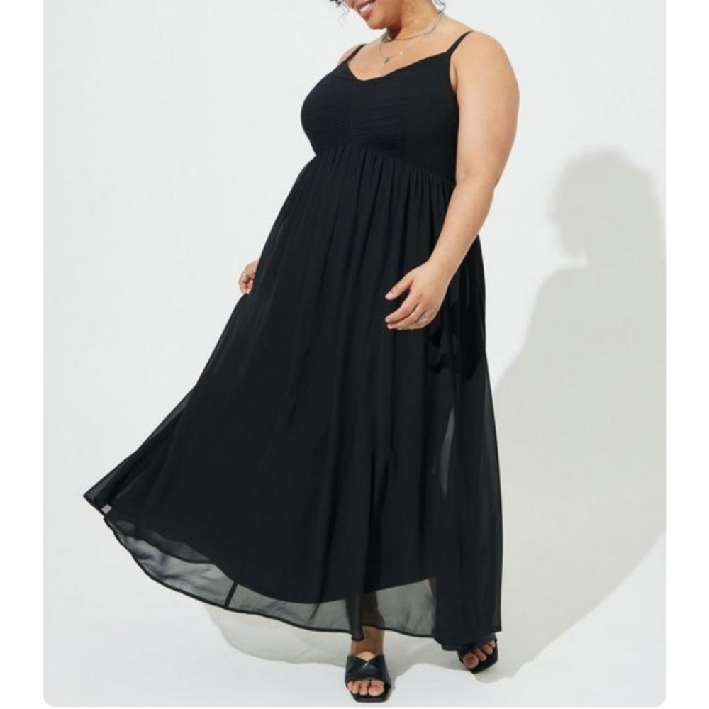 TORRID NWT Maxi Chiffon Pleated Dress